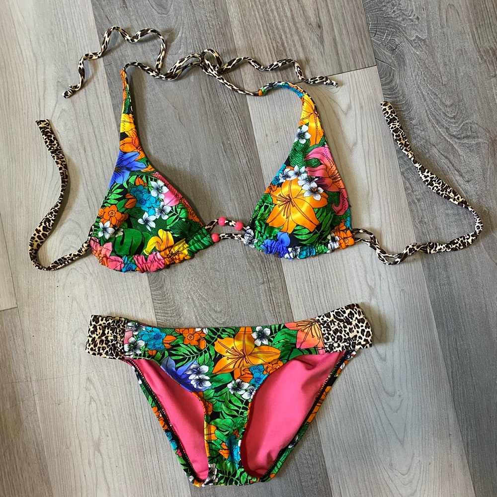 Size M leopard/ floral bikini